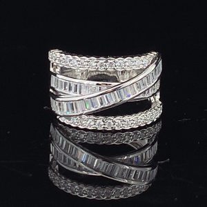 Abstract Intertwined Diamond Ring